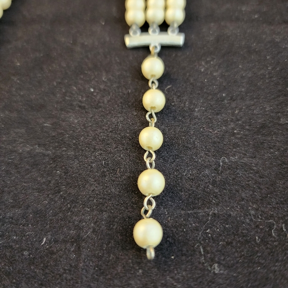 Triple Strand Graduated Faux Pearl Necklace 16" - 18" Adjustable Hong Kong VTG - Picture 5 of 9